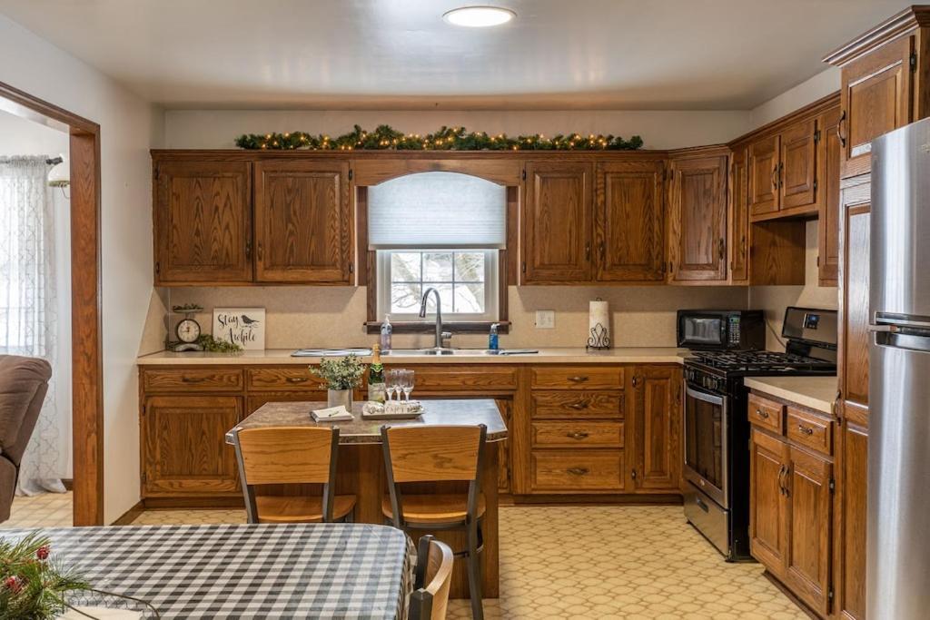 Weaver Ridge Manor Millersburg Exterior foto
